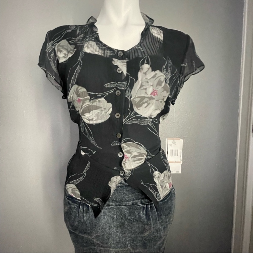 Jones New York Black Floral Button-Up Blouse